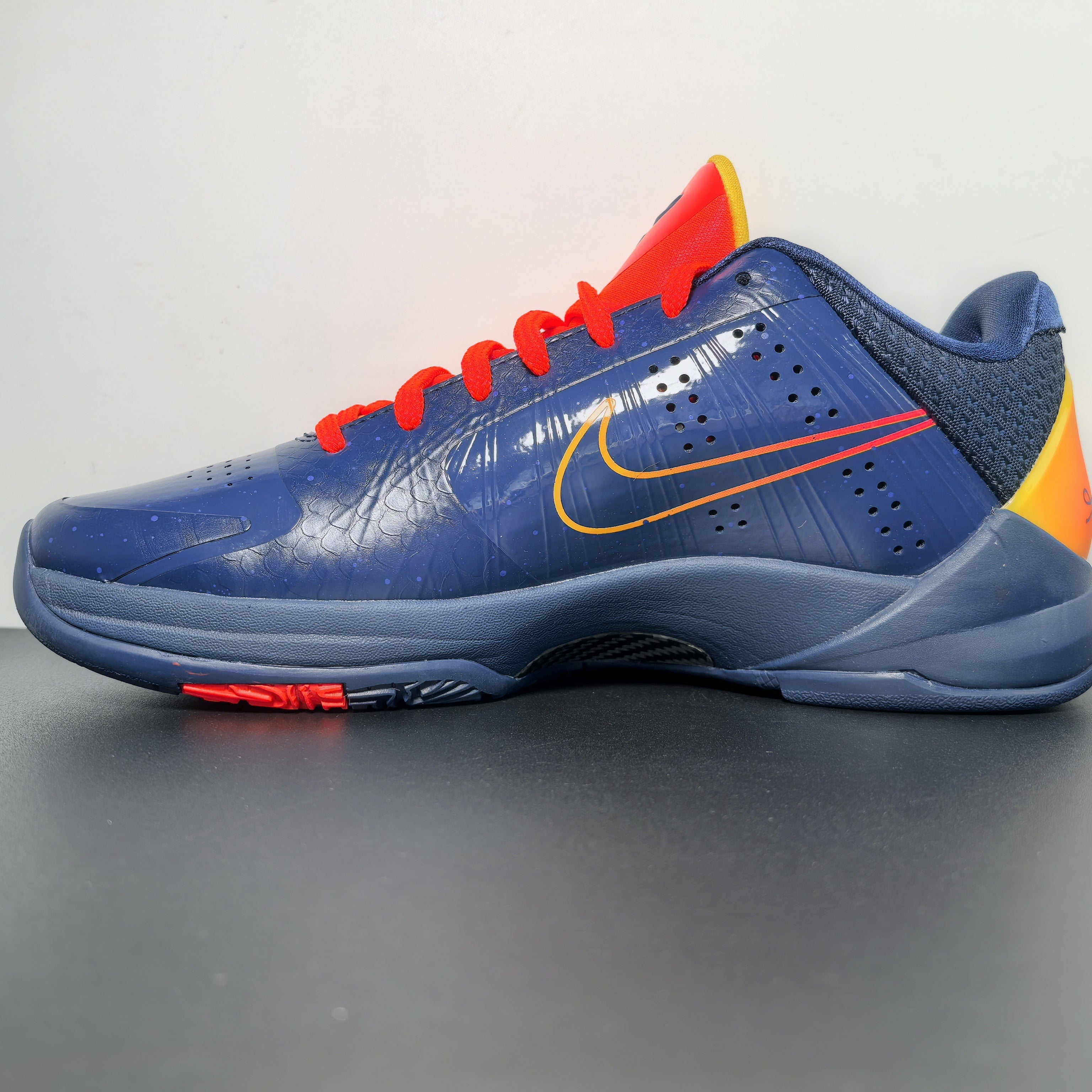 Caitlin Clark x Nike Kobe 5 Protro “Indiana Fever”