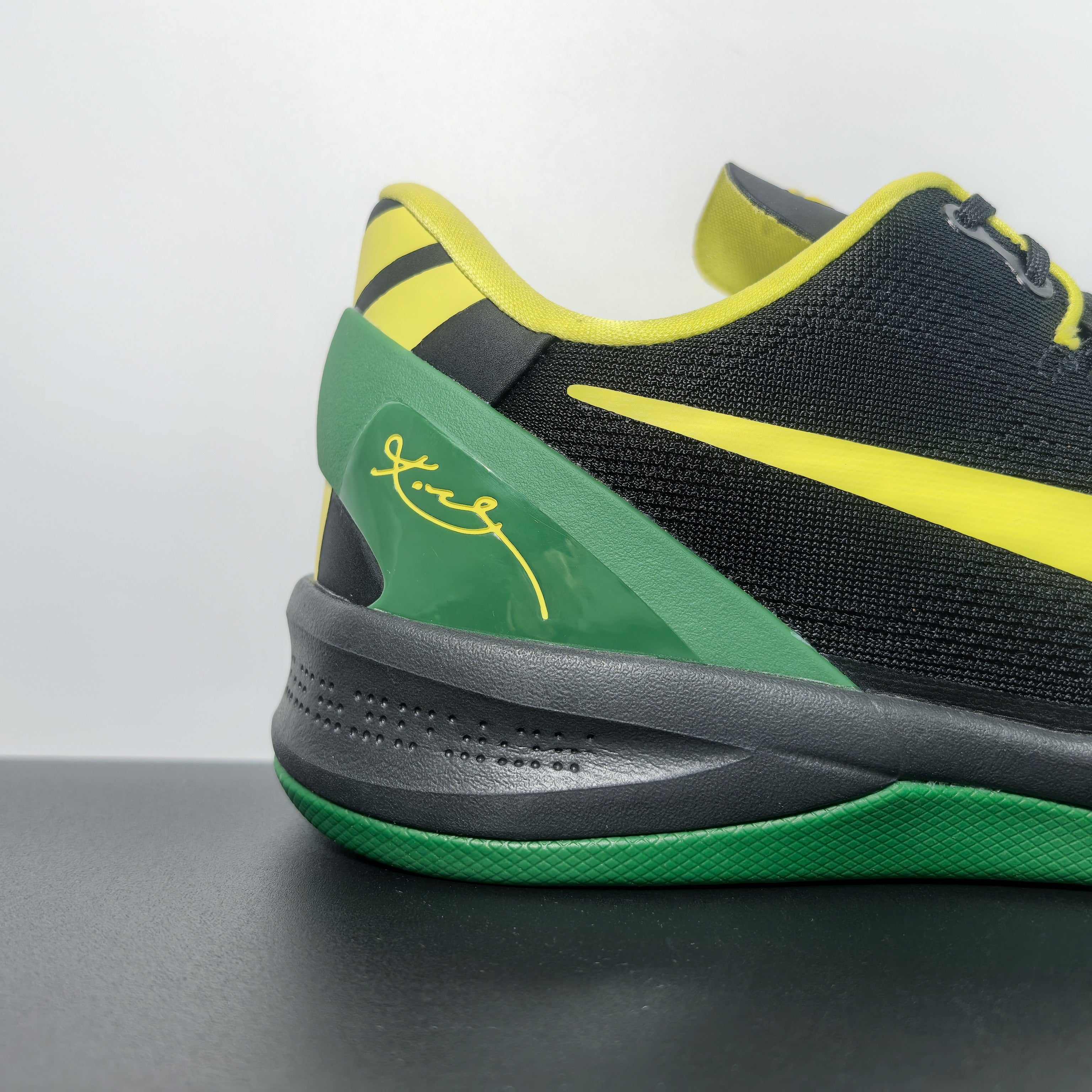 Nike Kobe 8 -OREGON DUCKS- PE PACK