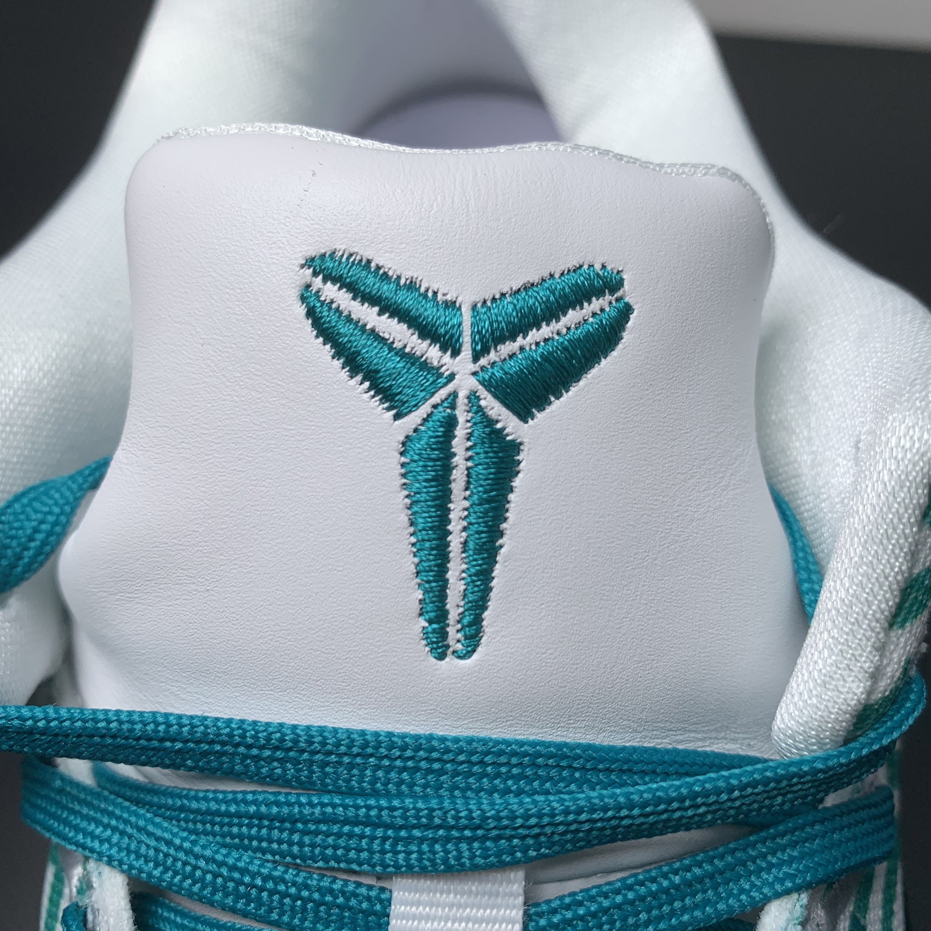 Nike Kobe 8 Protro ”Radiant Emerald“
