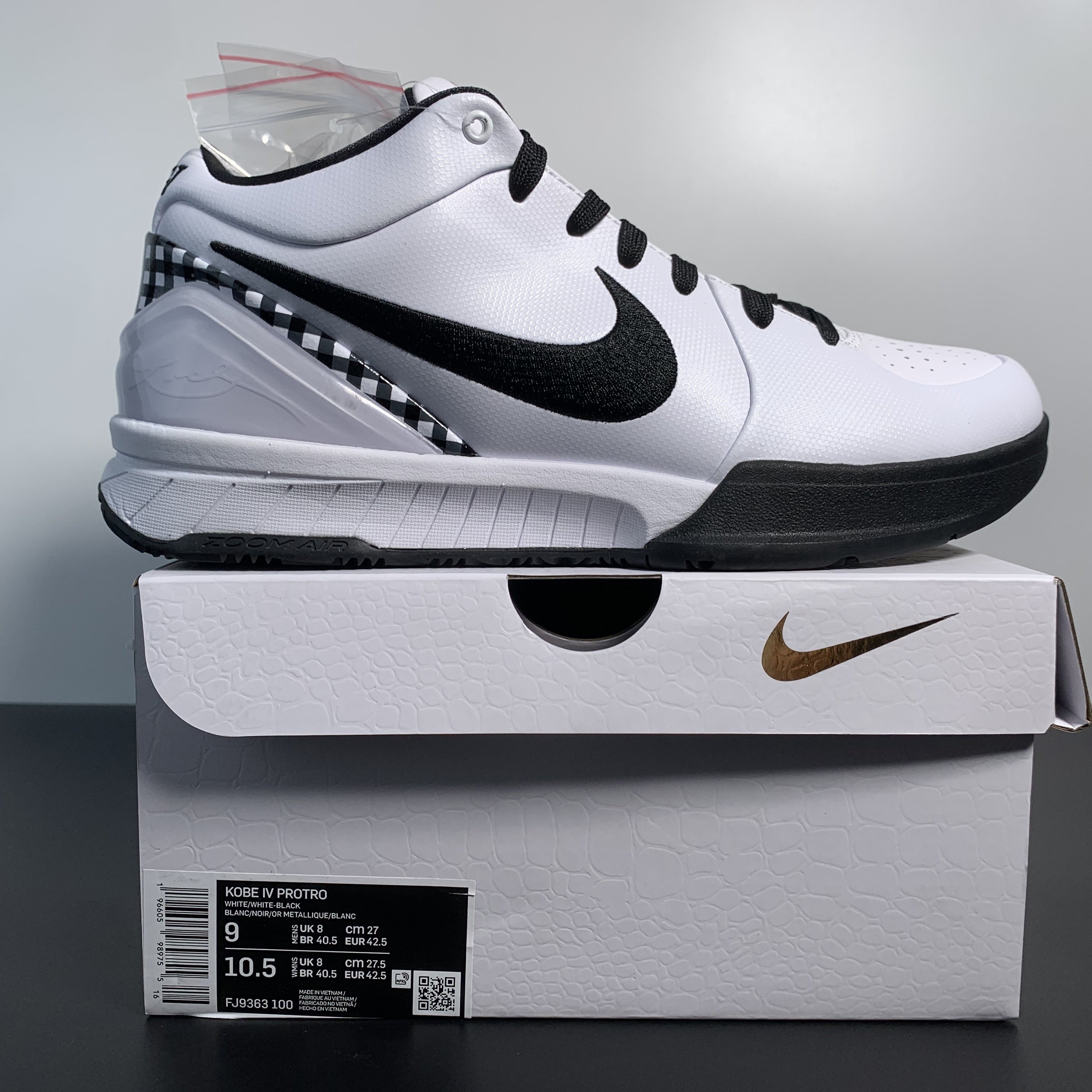 NK ZOOM KOBE 4 -Mambacita- Gigi 