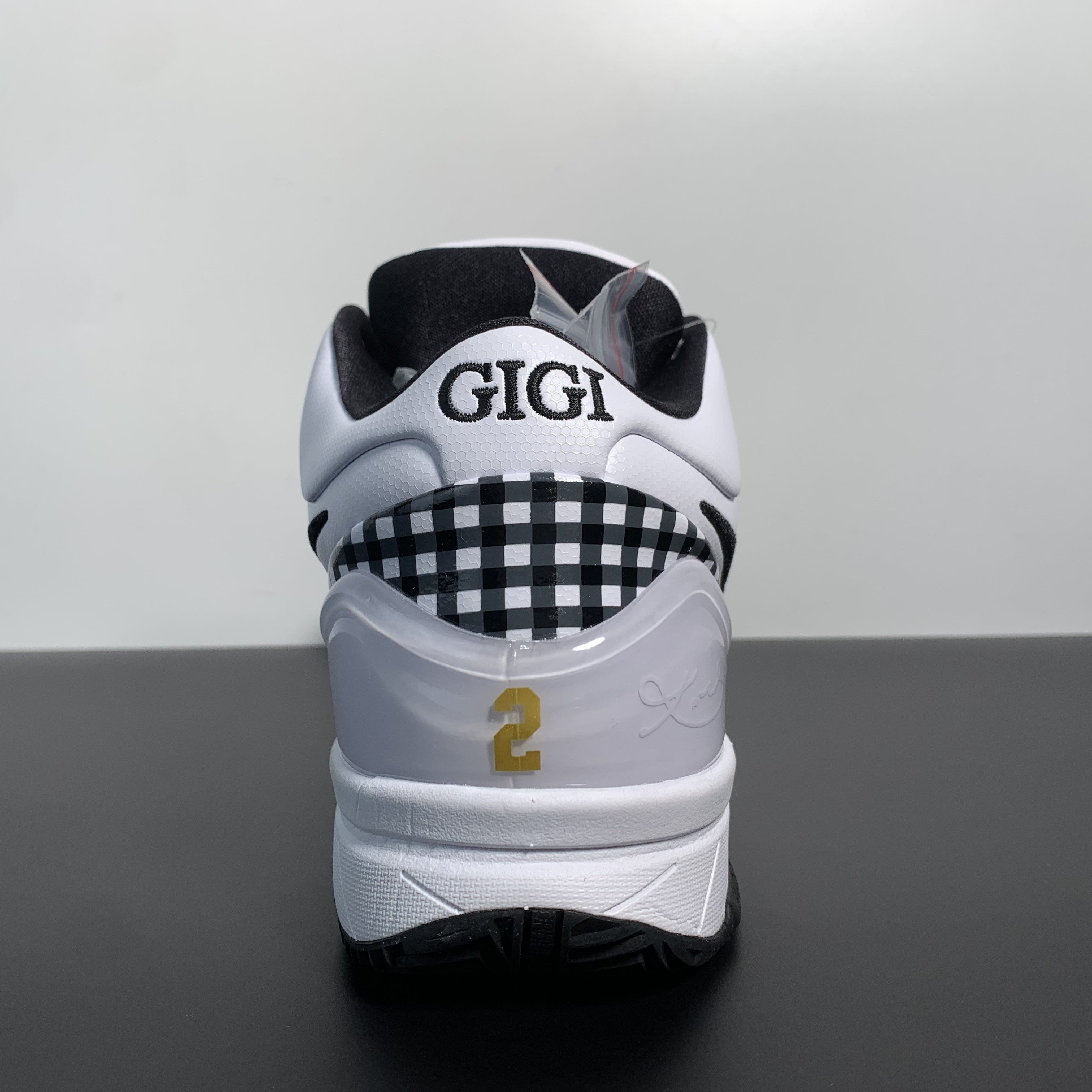 NK ZOOM KOBE 4 -Mambacita- Gigi 
