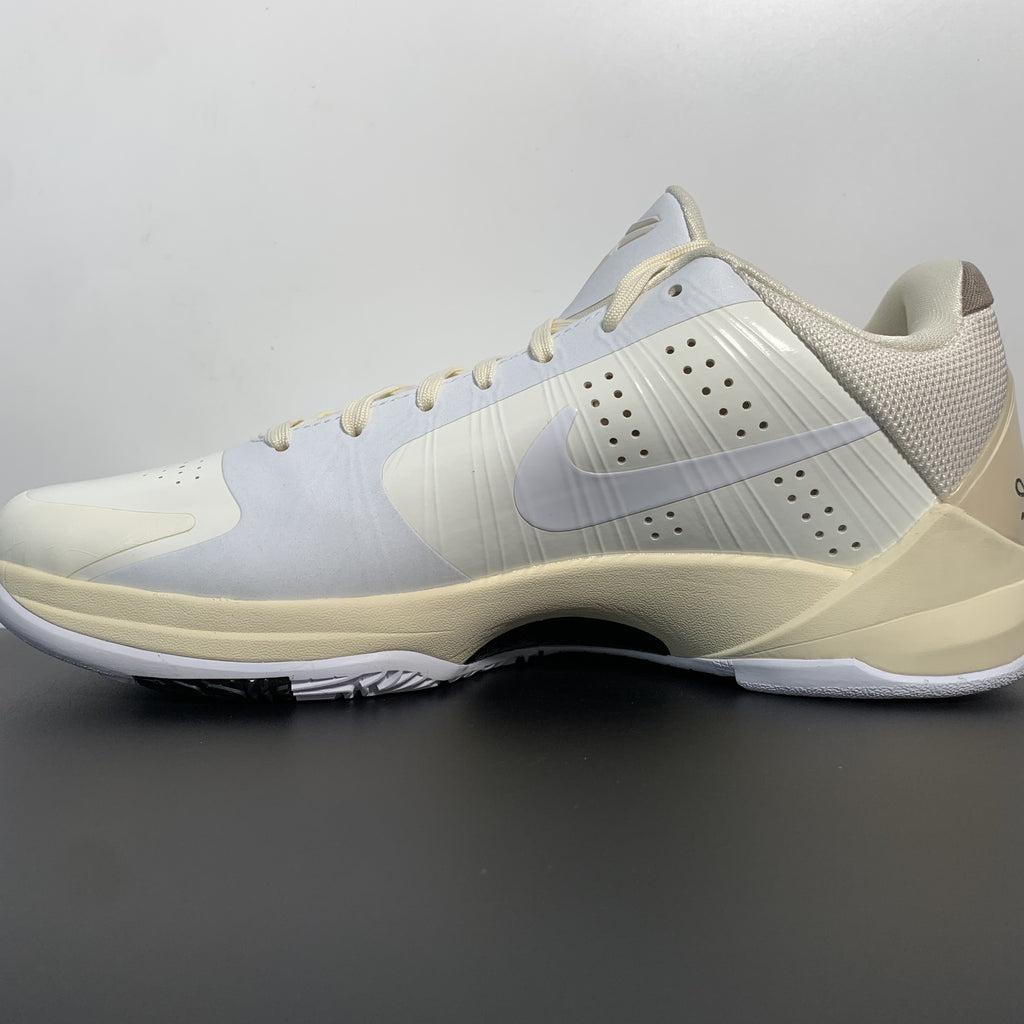 Off-White x NK ZOOM KOBE 5