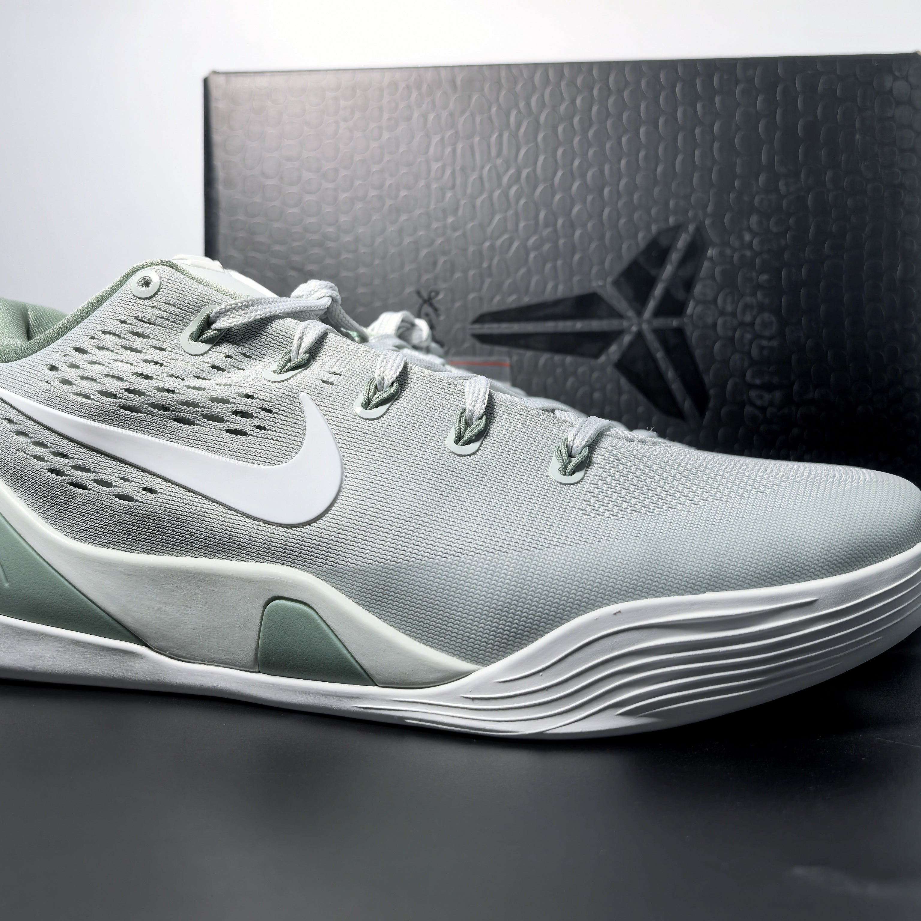 Nike Kobe 9 EM Protro 