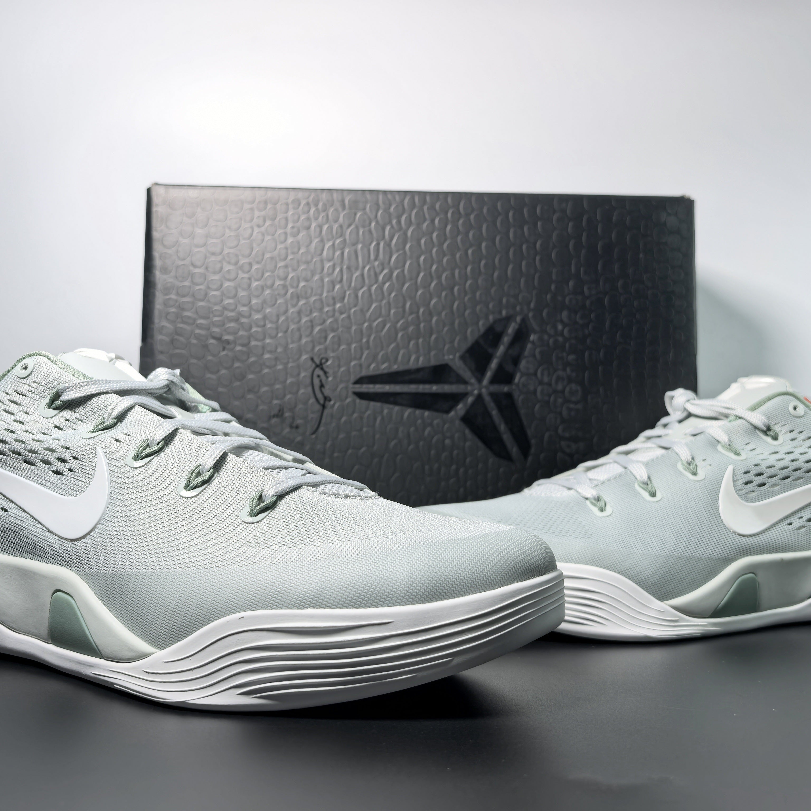 Nike Kobe 9 EM Protro 