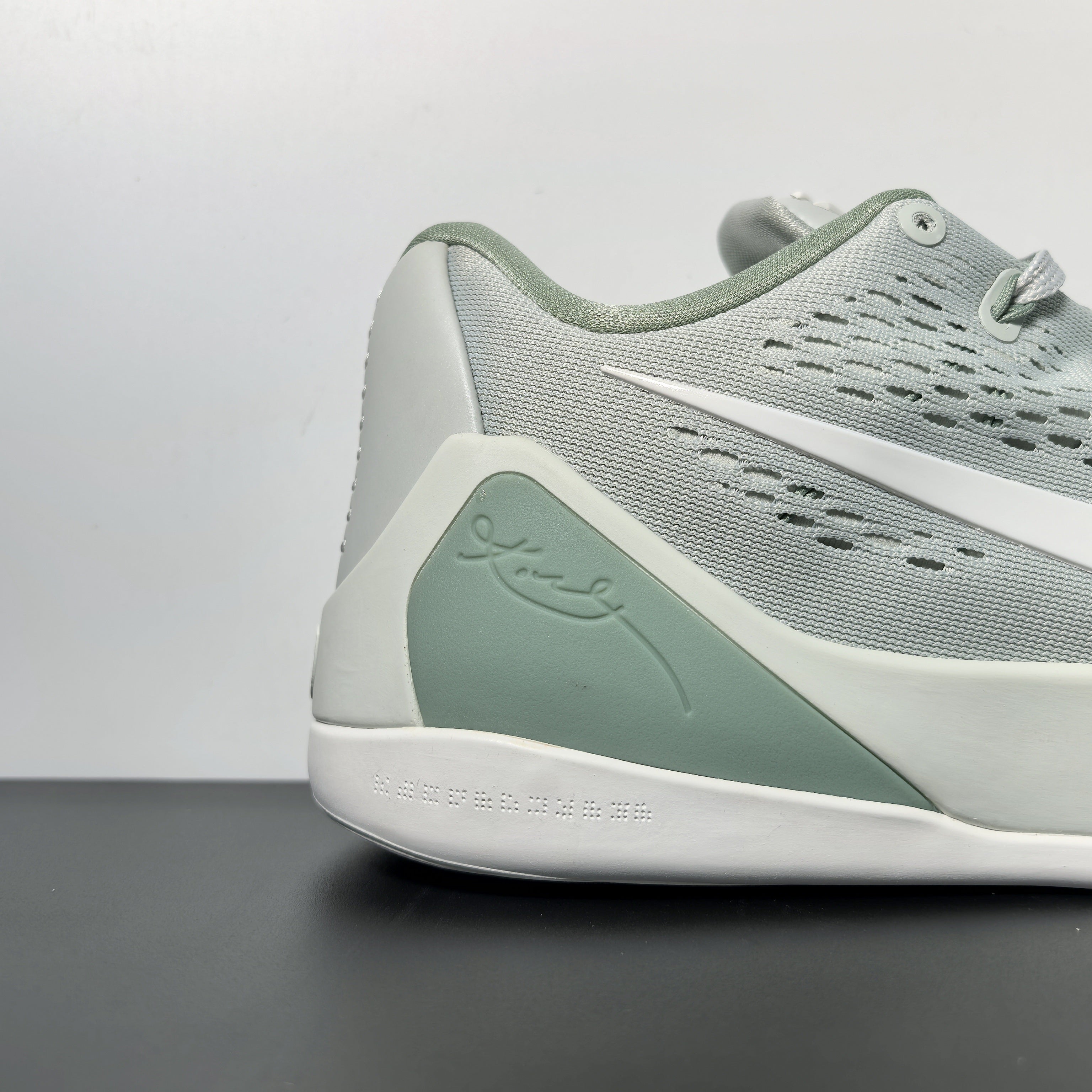 Nike Kobe 9 EM Protro 