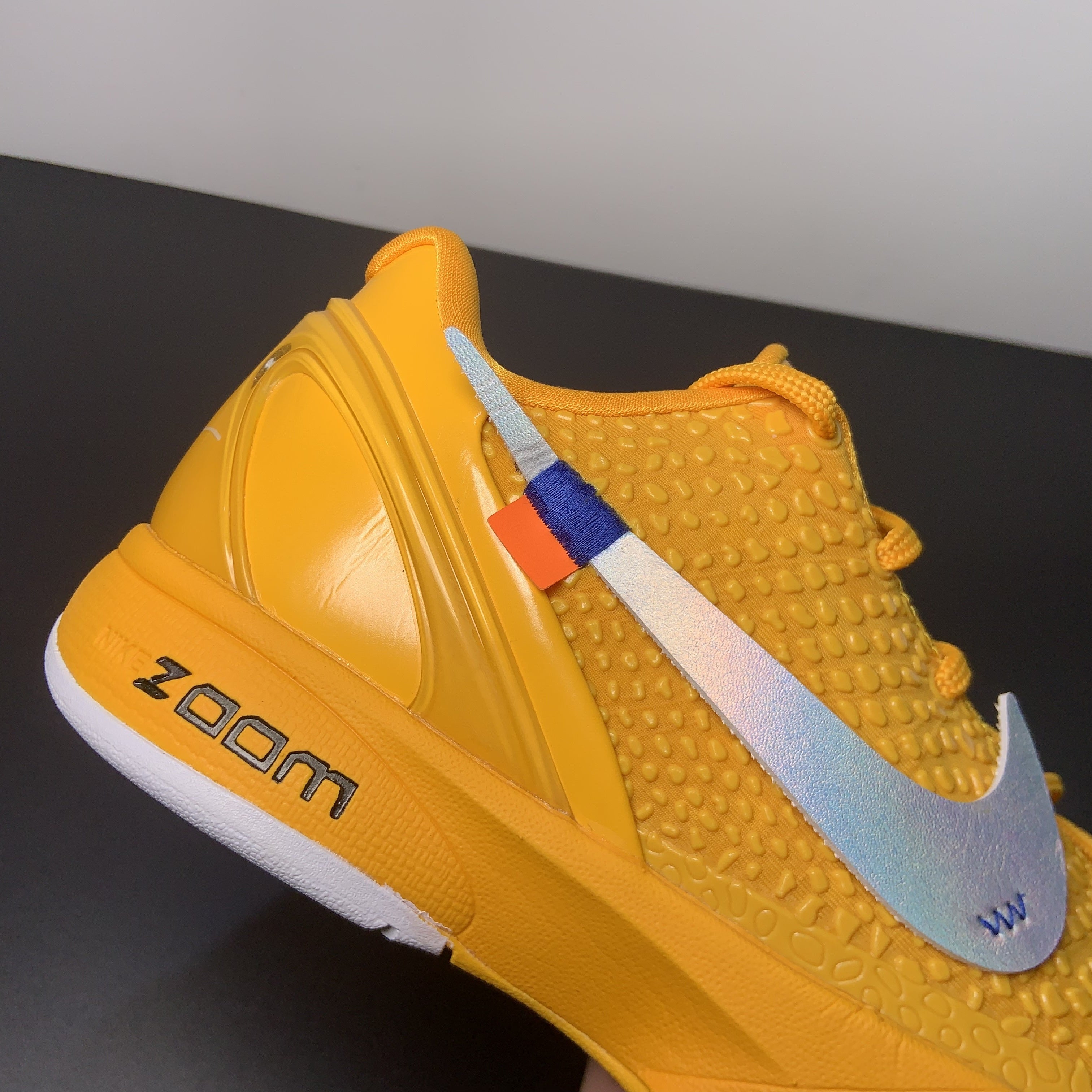 Off White x NK Zoom Kobe ZK5