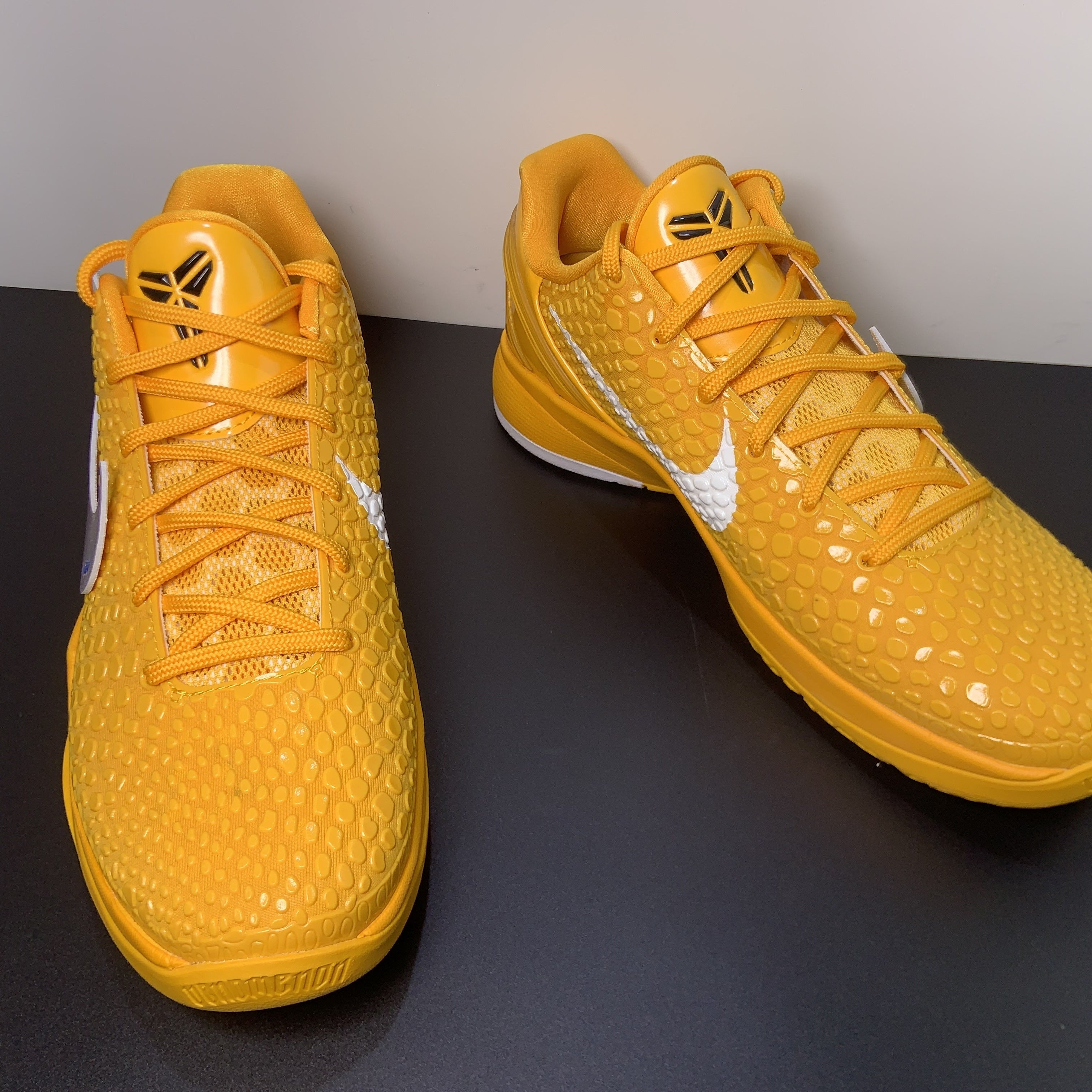 Off White x NK Zoom Kobe ZK5