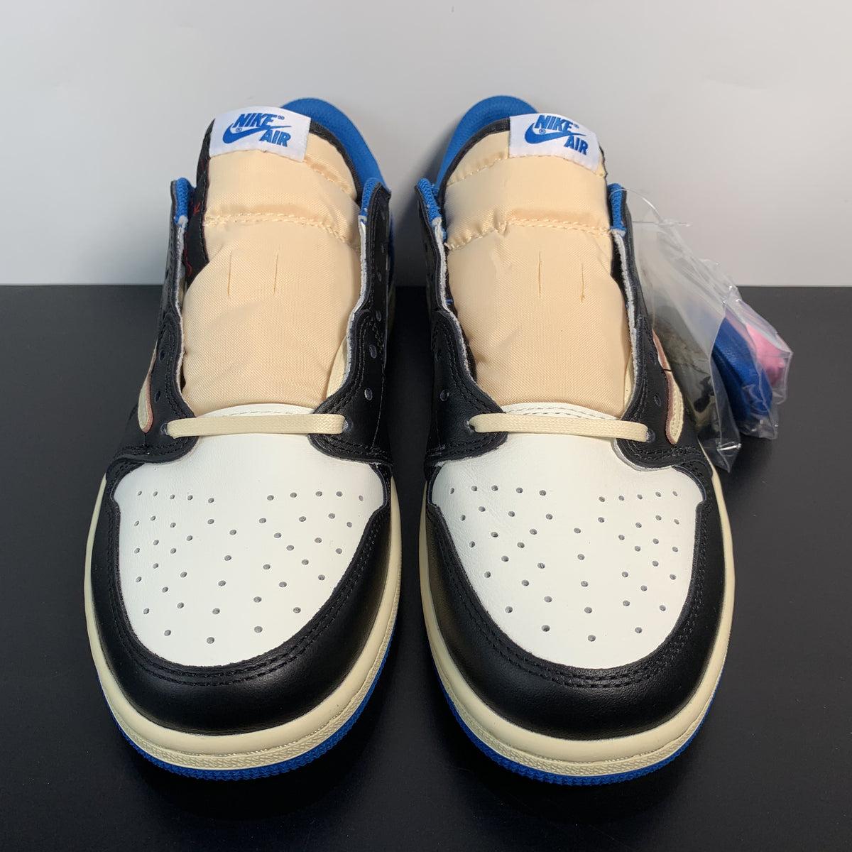 Fragment Design x Travis Scott x Air Jordan 1 Retro Low 204.98 