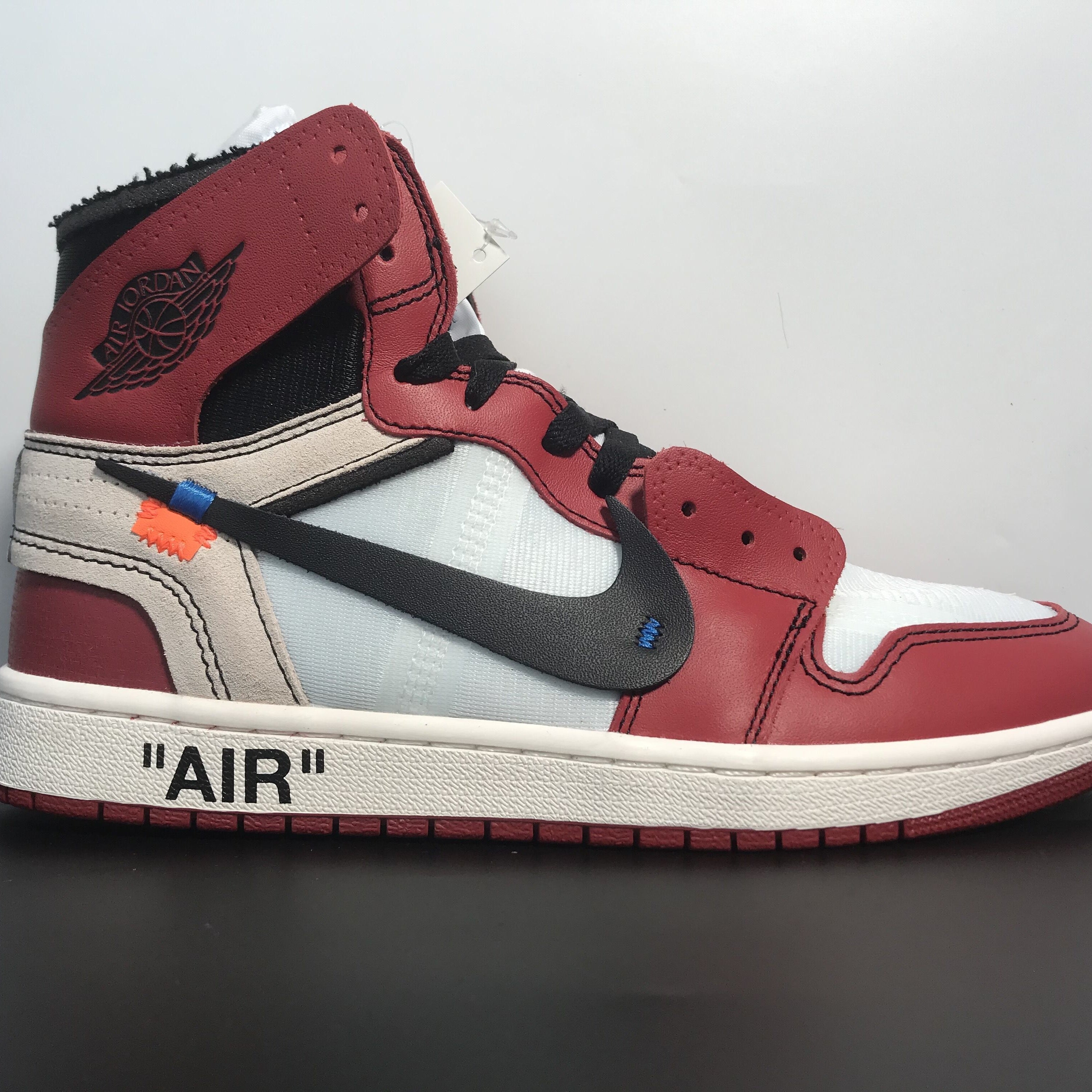Off-White x Air Jordan 1 Retro High OG 'Chicago'
