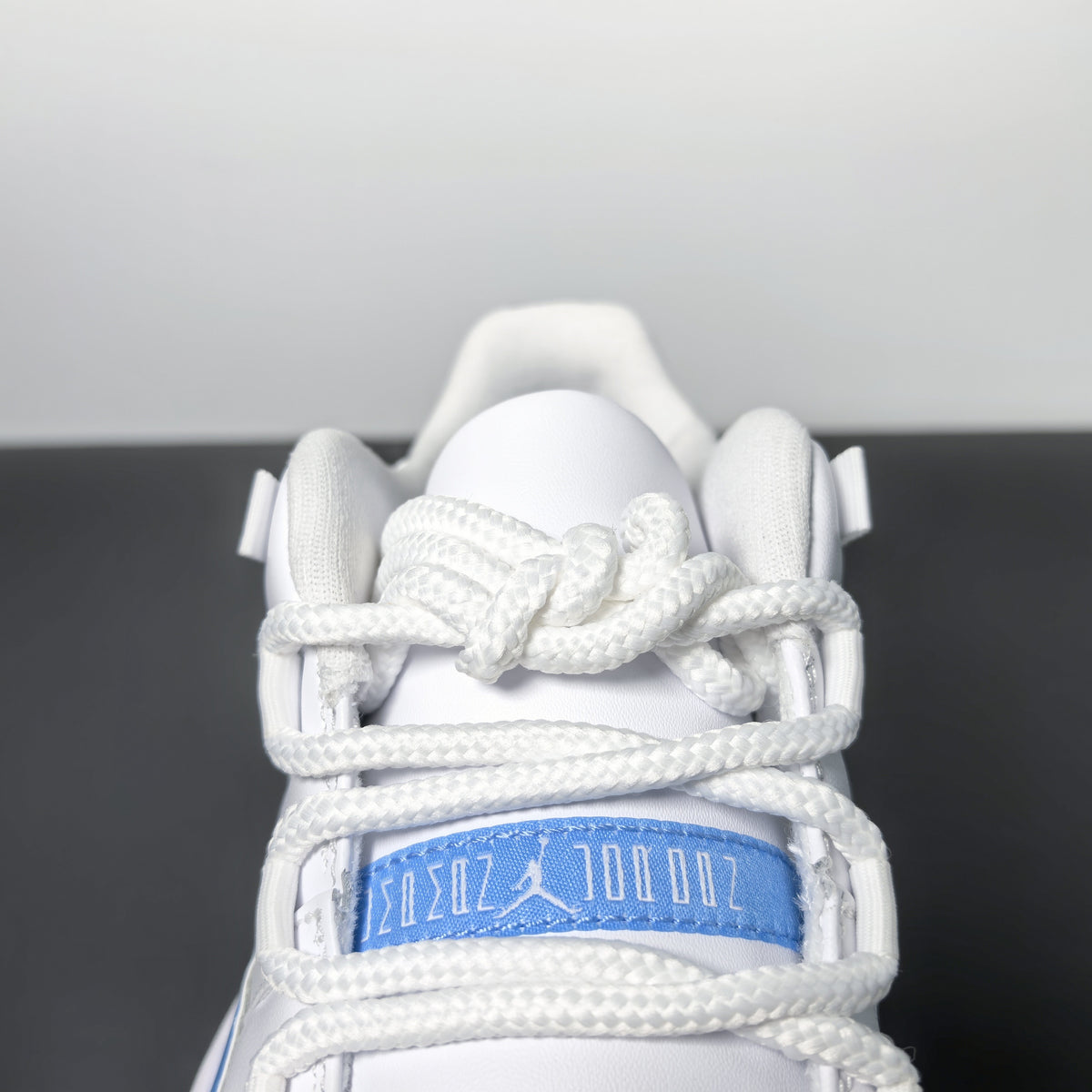 Air Jordan 11 Low “University Blue”