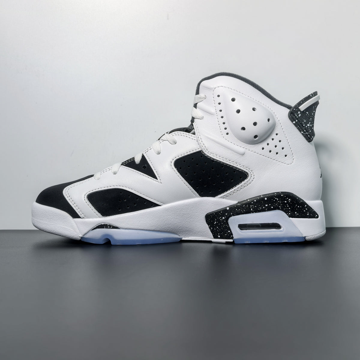 Air Jordan 6 'Oreo' 