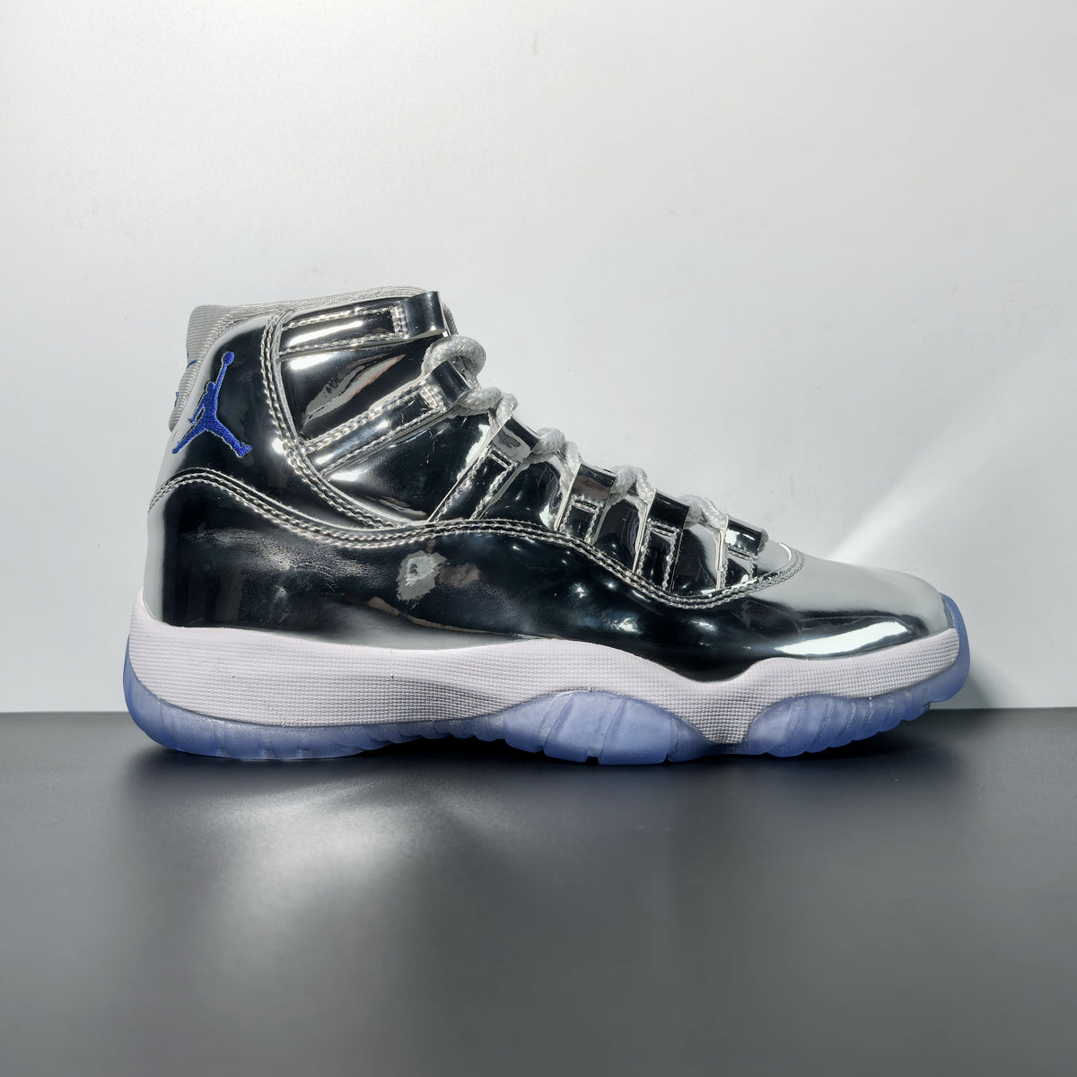 Air Jordan 11 Silver Surfer
